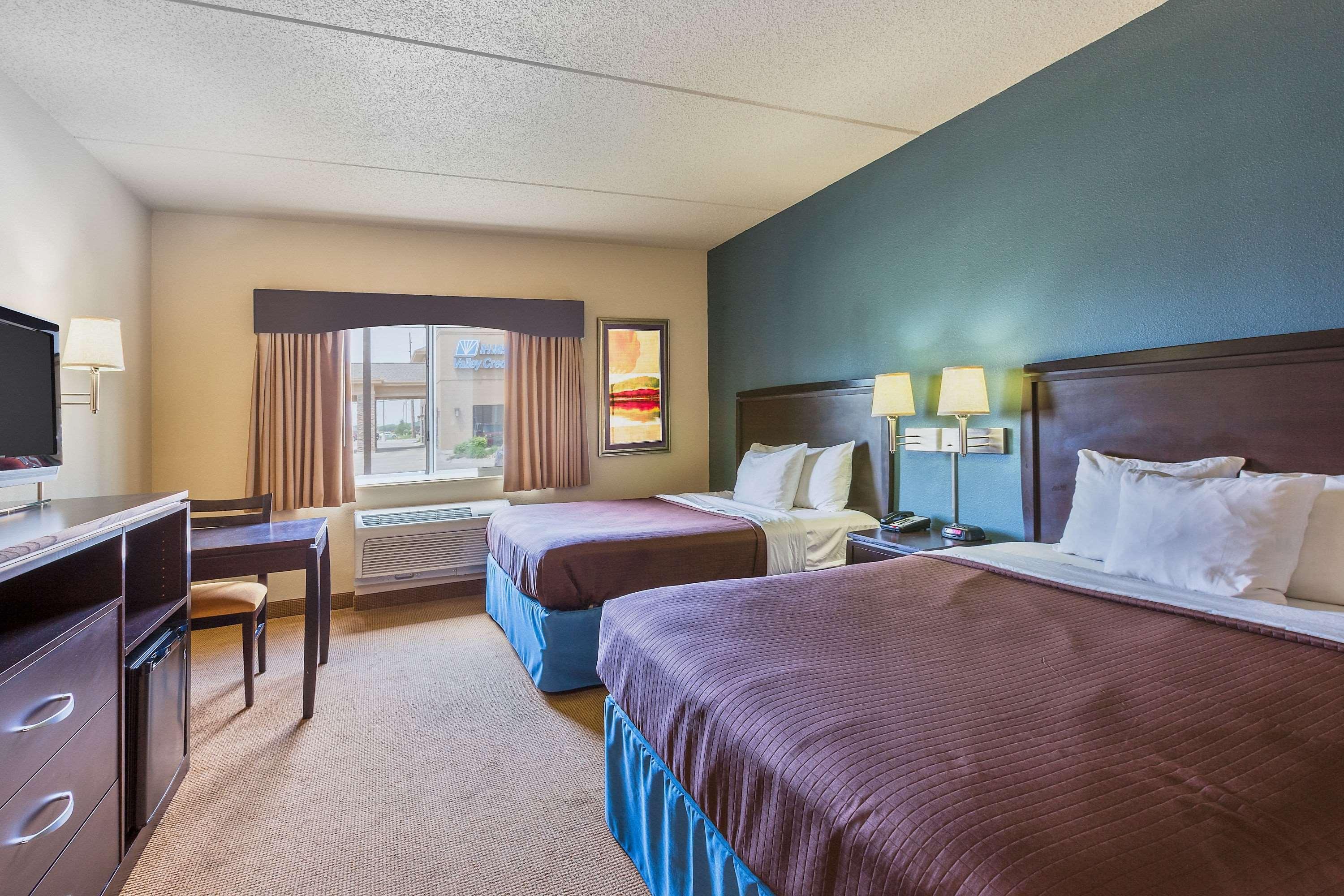 Americinn By Wyndham Monmouth Екстериор снимка
