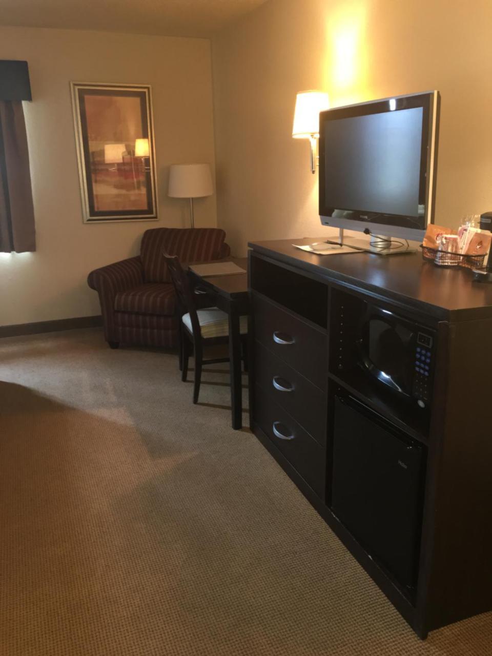 Americinn By Wyndham Monmouth Екстериор снимка