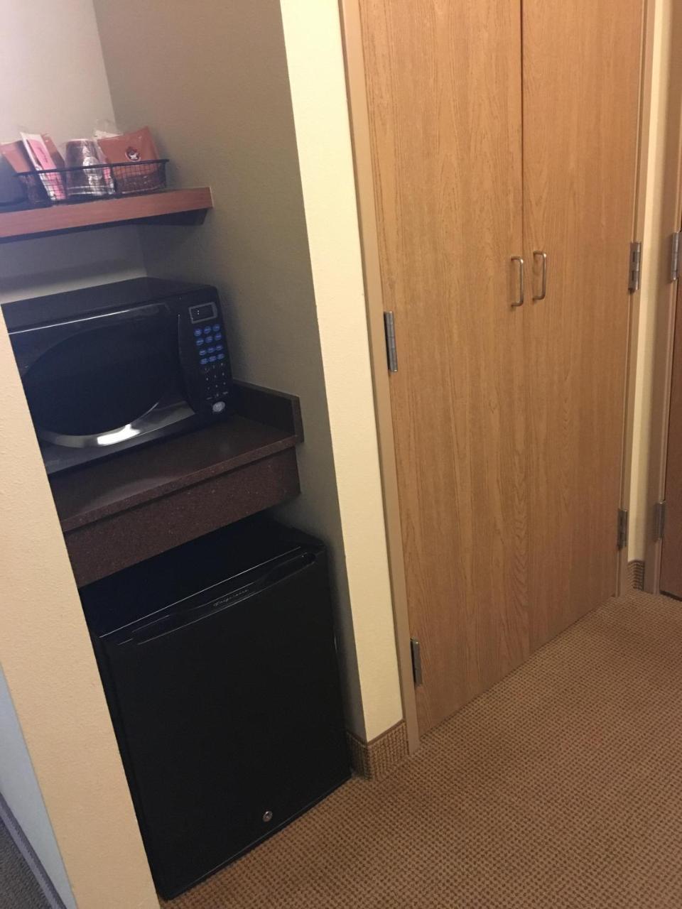 Americinn By Wyndham Monmouth Екстериор снимка