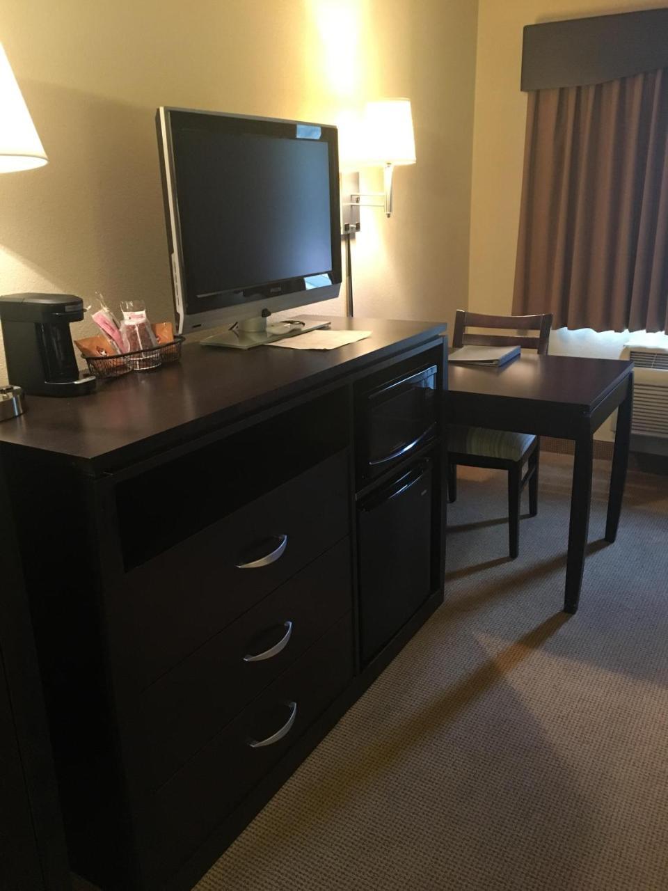 Americinn By Wyndham Monmouth Екстериор снимка