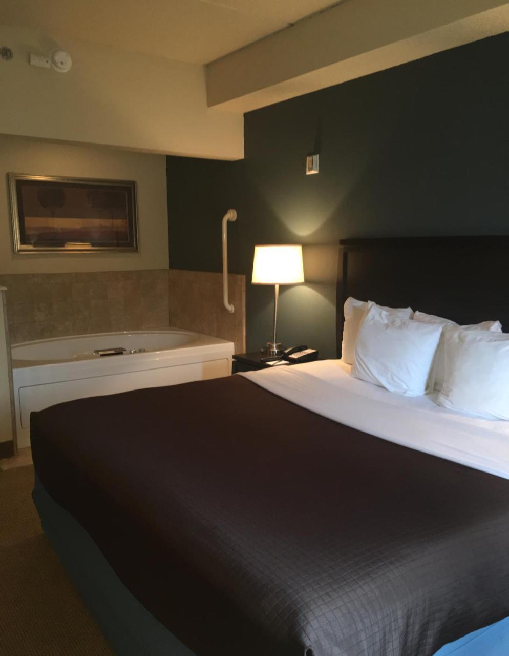 Americinn By Wyndham Monmouth Екстериор снимка