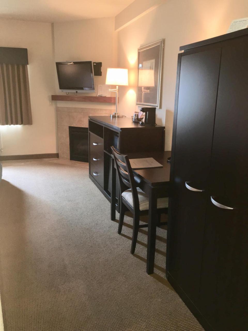 Americinn By Wyndham Monmouth Екстериор снимка
